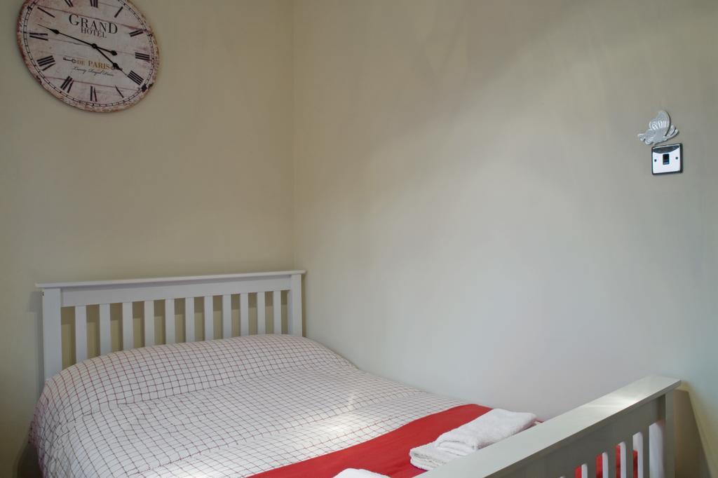 Oaklands Apartment Wolverhampton Bagian luar foto