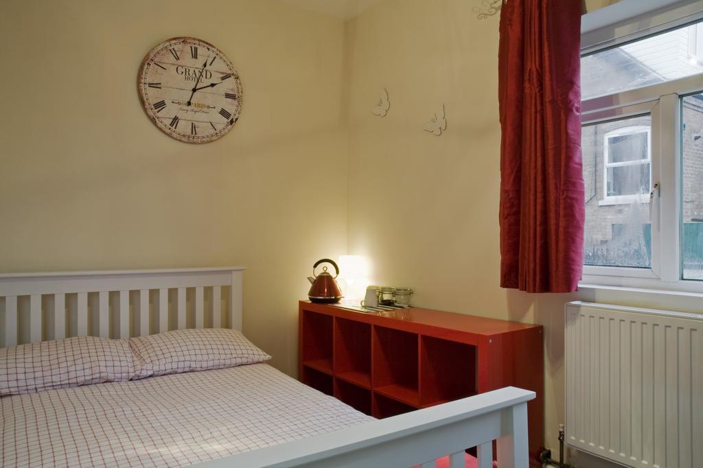 Oaklands Apartment Wolverhampton Bagian luar foto