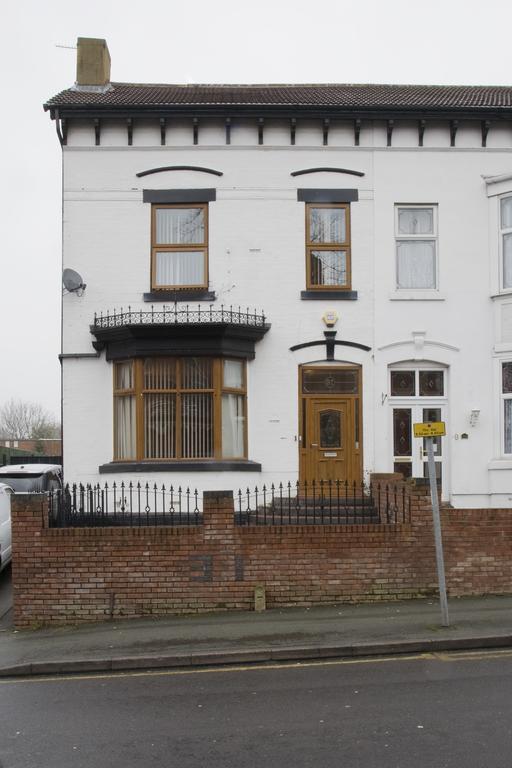 Oaklands Apartment Wolverhampton Bagian luar foto