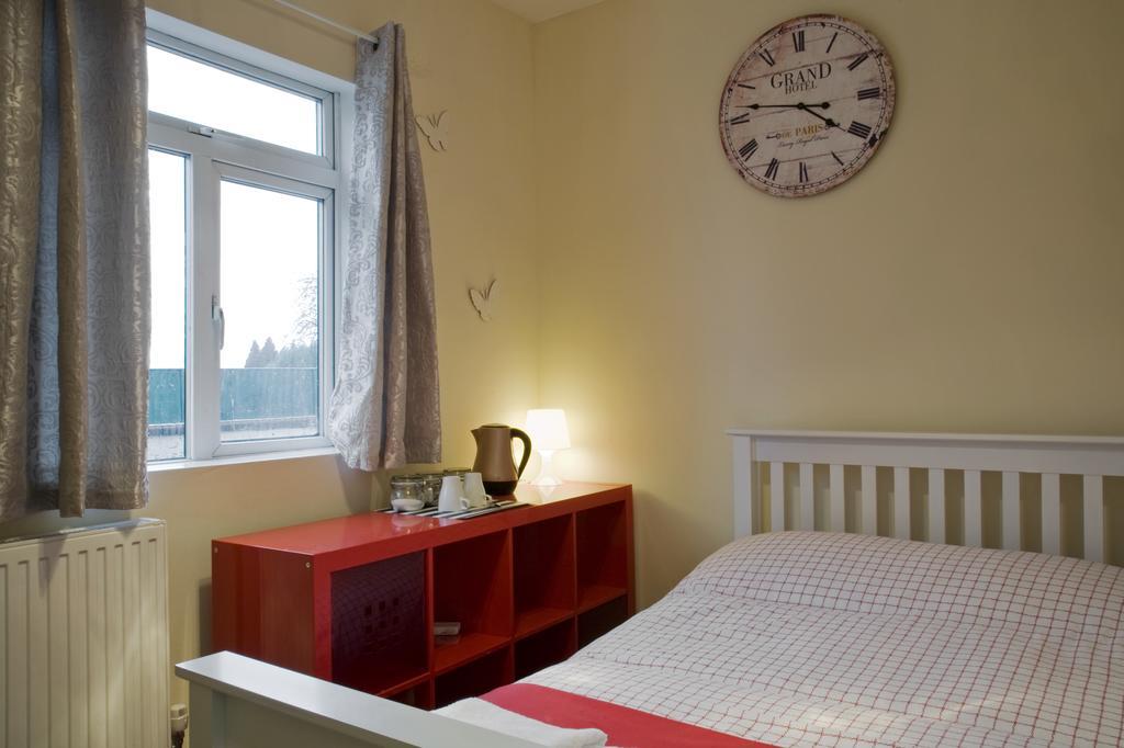 Oaklands Apartment Wolverhampton Bagian luar foto