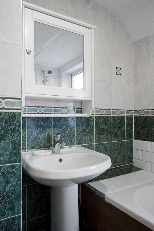 Oaklands Apartment Wolverhampton Bagian luar foto