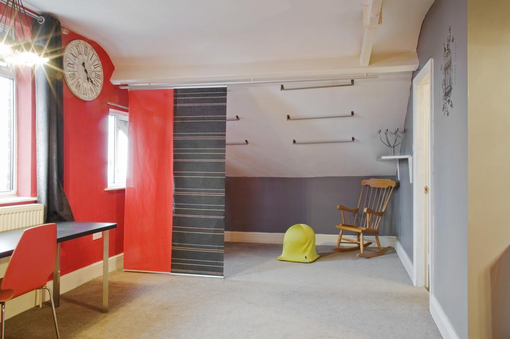 Oaklands Apartment Wolverhampton Bagian luar foto