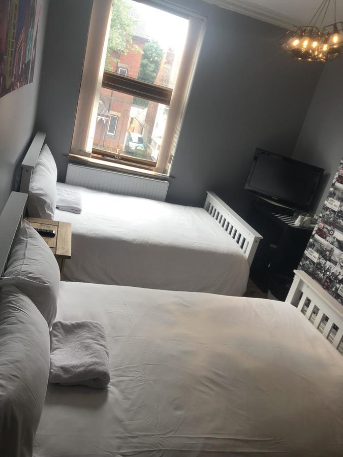 Oaklands Apartment Wolverhampton Bagian luar foto