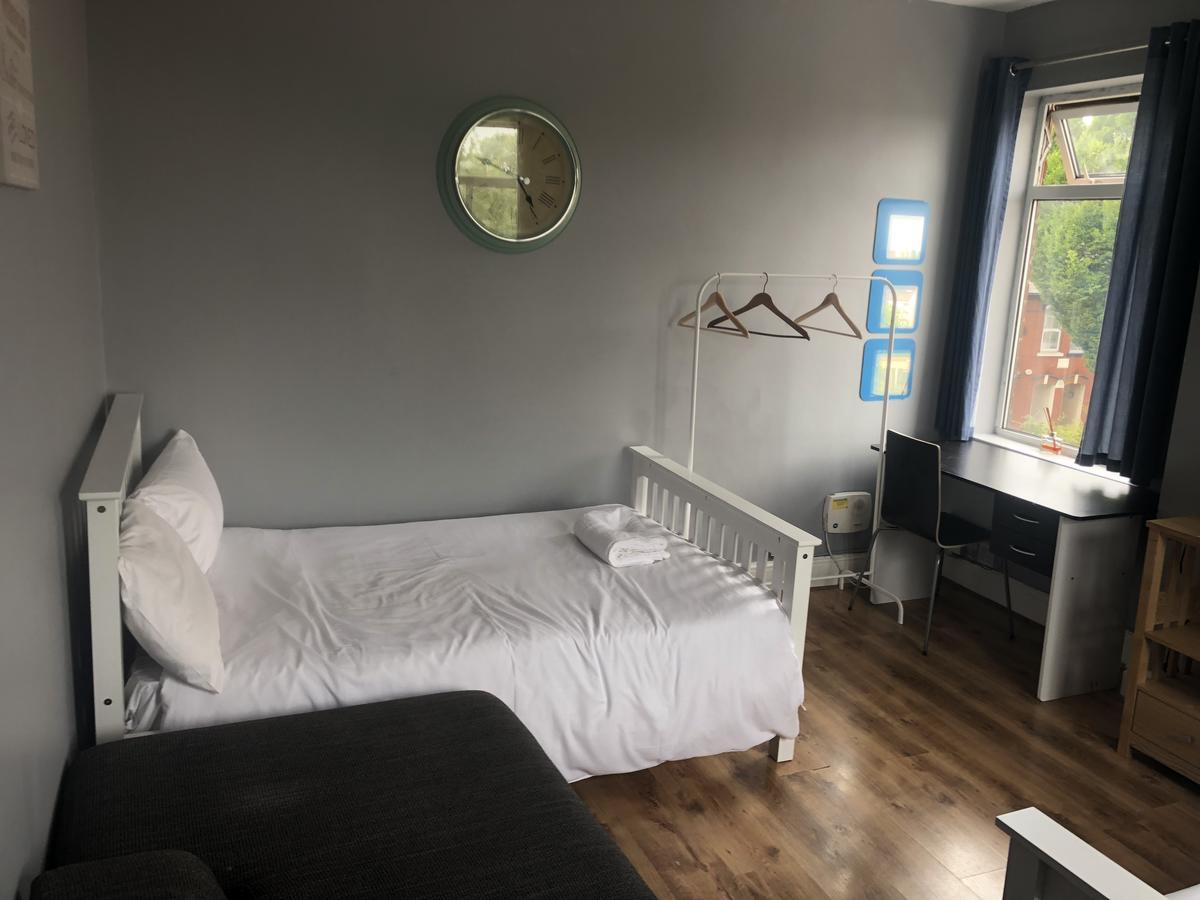 Oaklands Apartment Wolverhampton Bagian luar foto